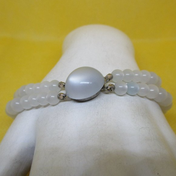 Vintage RICHELIEU MOONGLOW Bracelet Light Blue Moonglow Richelieu Double Strand - Picture 9 of 16